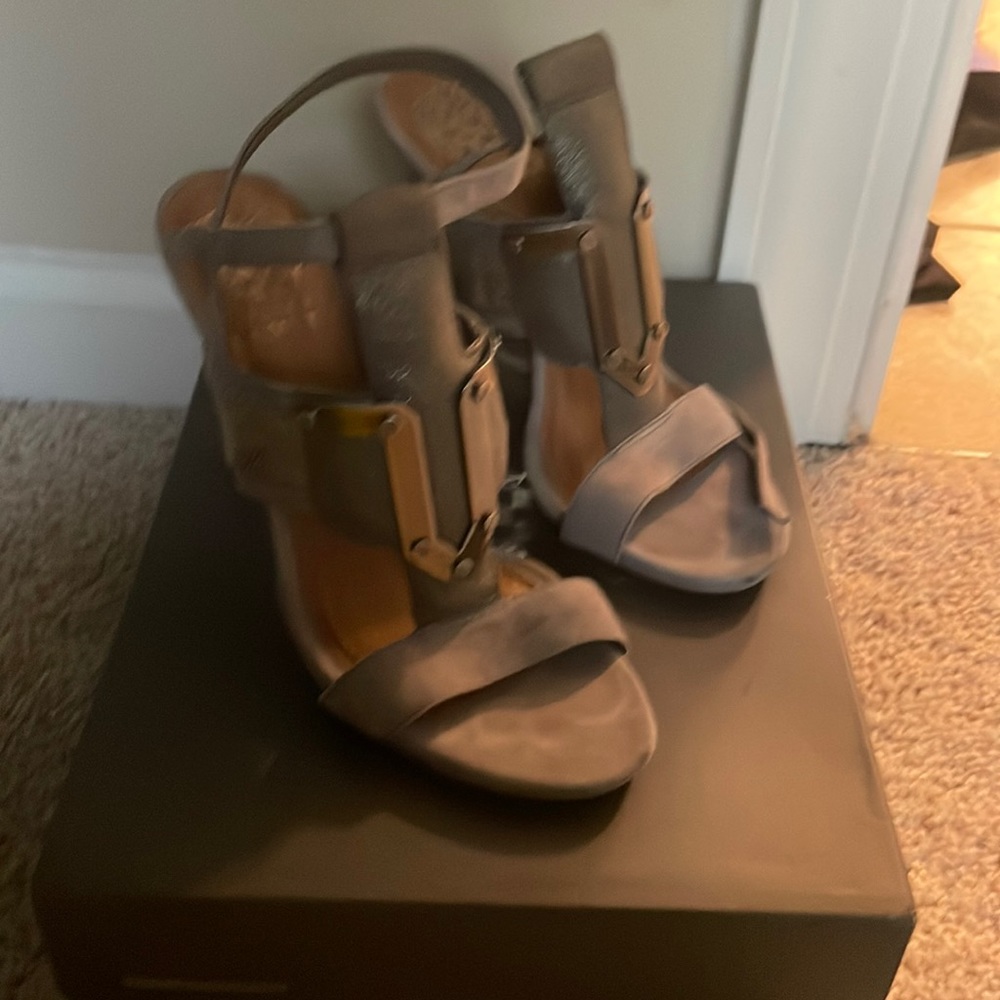 Gently worn Vince Camuto gray suede sandal size 7